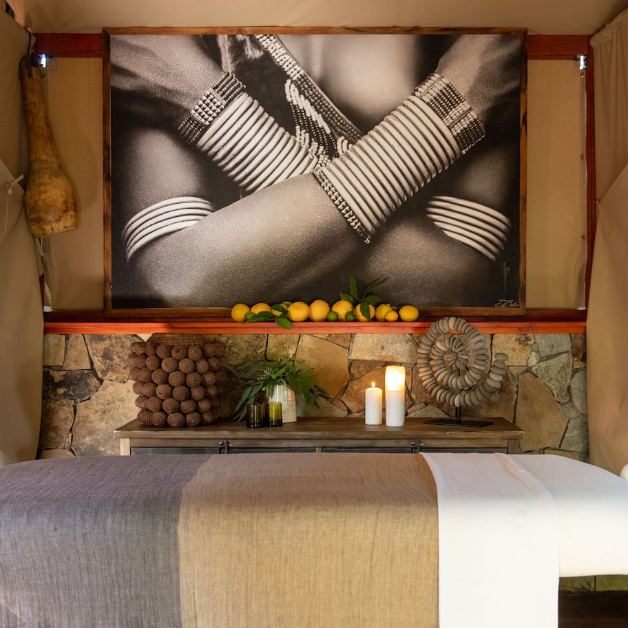 Couples treatment rooms, body treatments, hot stone massages