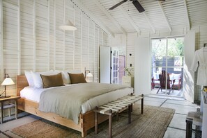 Rom, 1 kingsize-seng | Sengetøy av topp kvalitet og senger med overmadrass