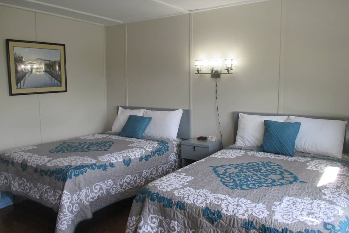 Standard Room, 2 Double Beds | Individually decorated, individually furnished, soundproofing
