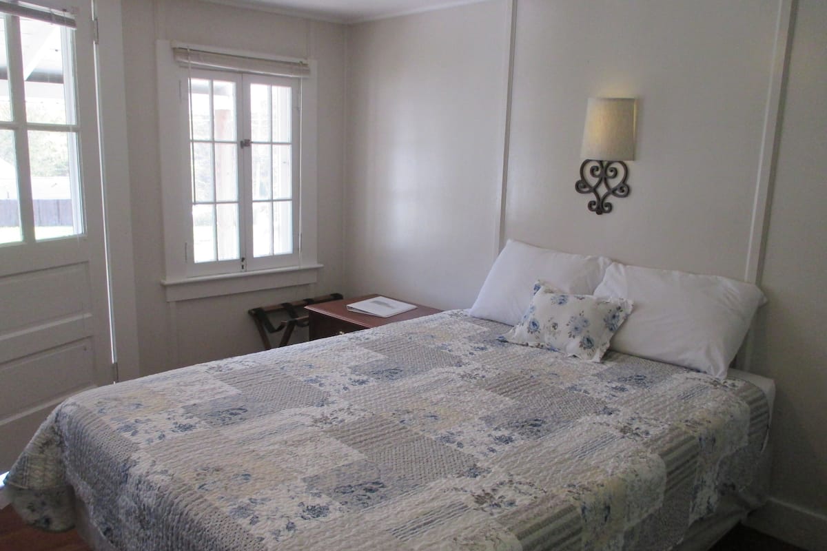 Standard Cottage, 2 Bedrooms | Individually decorated, individually furnished, soundproofing