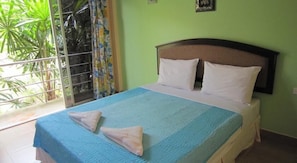 Fan Room with Balcony No TV | Blackout curtains, rollaway beds, free WiFi