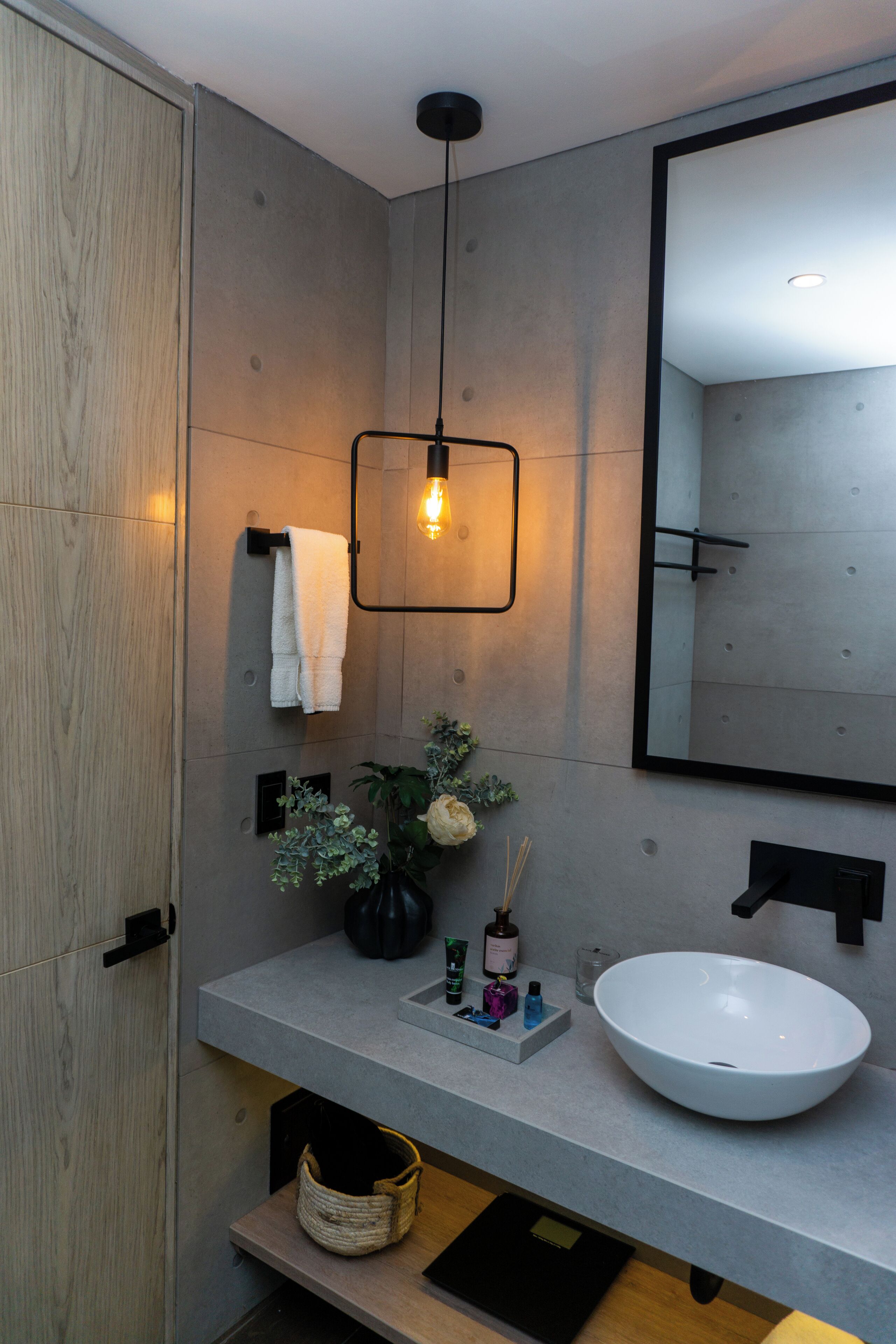 luxury studio suite | bathroom | free toiletries, hair dryer, towels