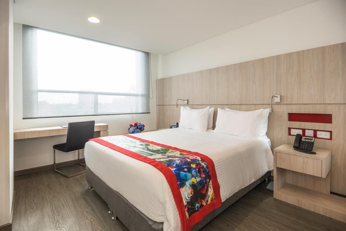 Premium bedding, minibar, in-room safe, desk