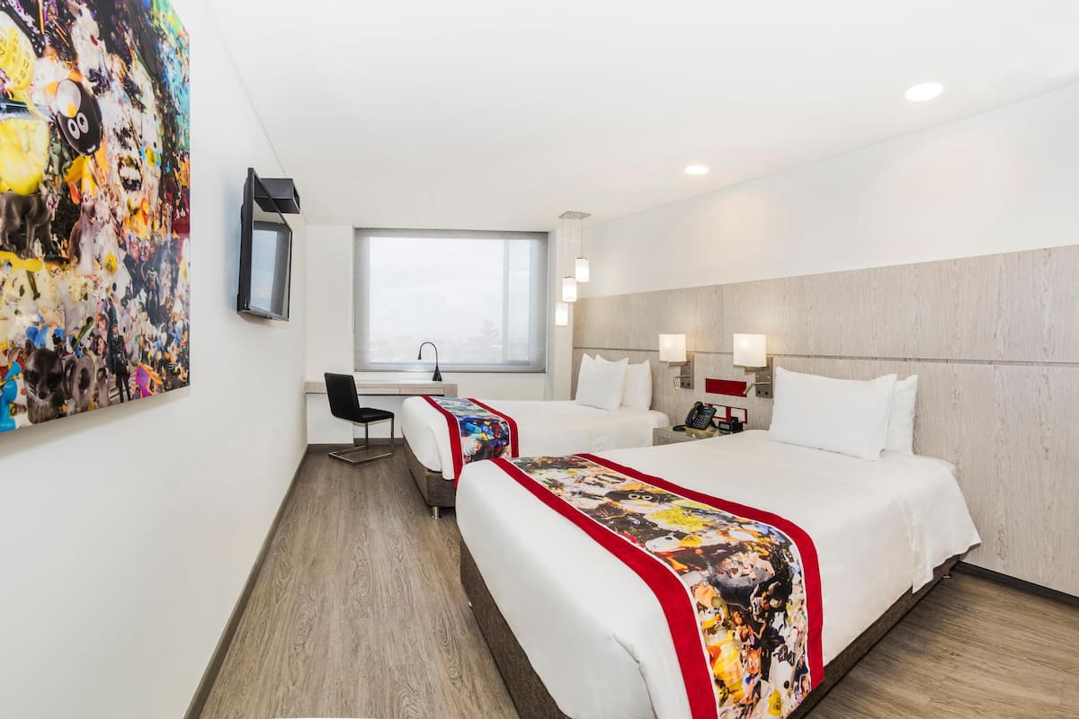 Ropa de cama de alta calidad y minibar 