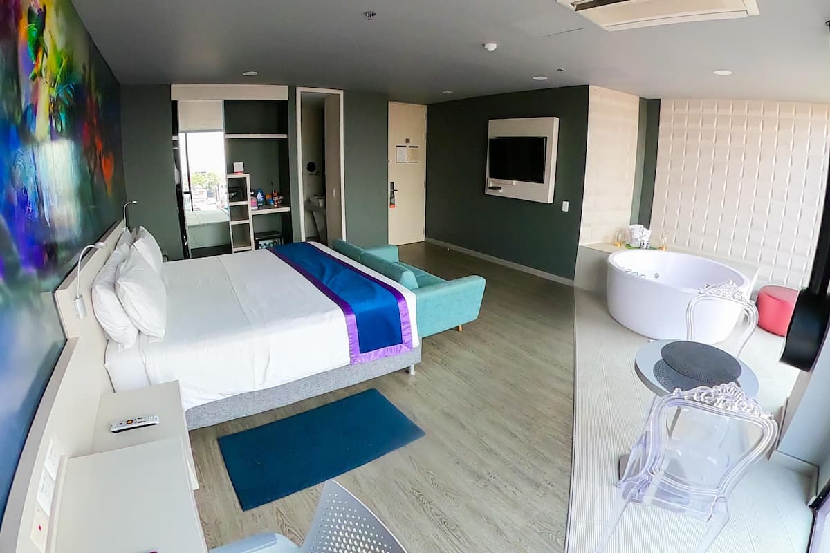 Premium bedding, minibar, in-room safe, desk