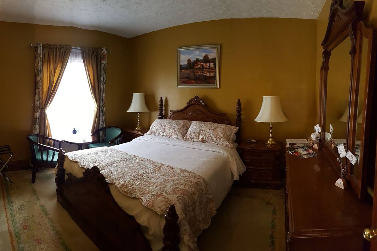 Classic Room | 1 bedroom, Egyptian cotton sheets, Select Comfort beds