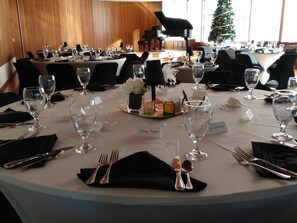 Banquet hall - Stone Chalet B&B Inn and Event Center (Ann Arbor)