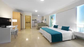 1 bedroom, in-room safe, desk, blackout drapes