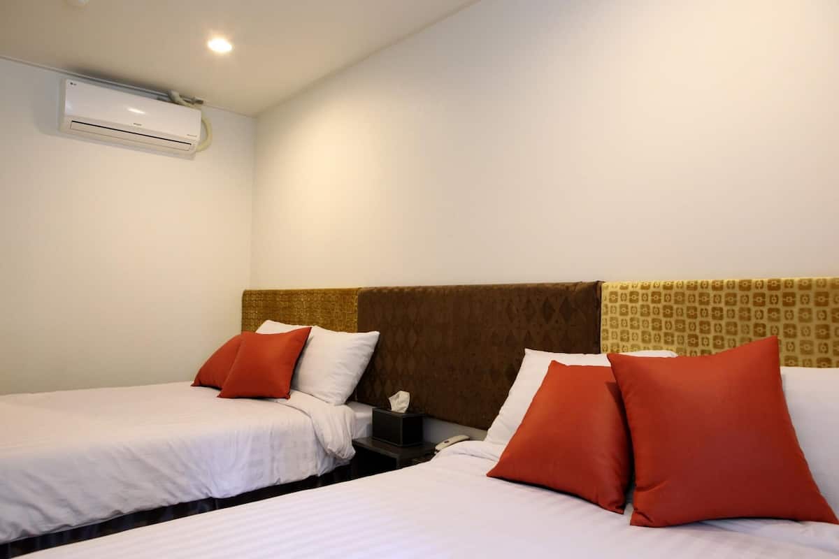 Basic Quadruple Room | 1 bedroom, iron/ironing board, free WiFi
