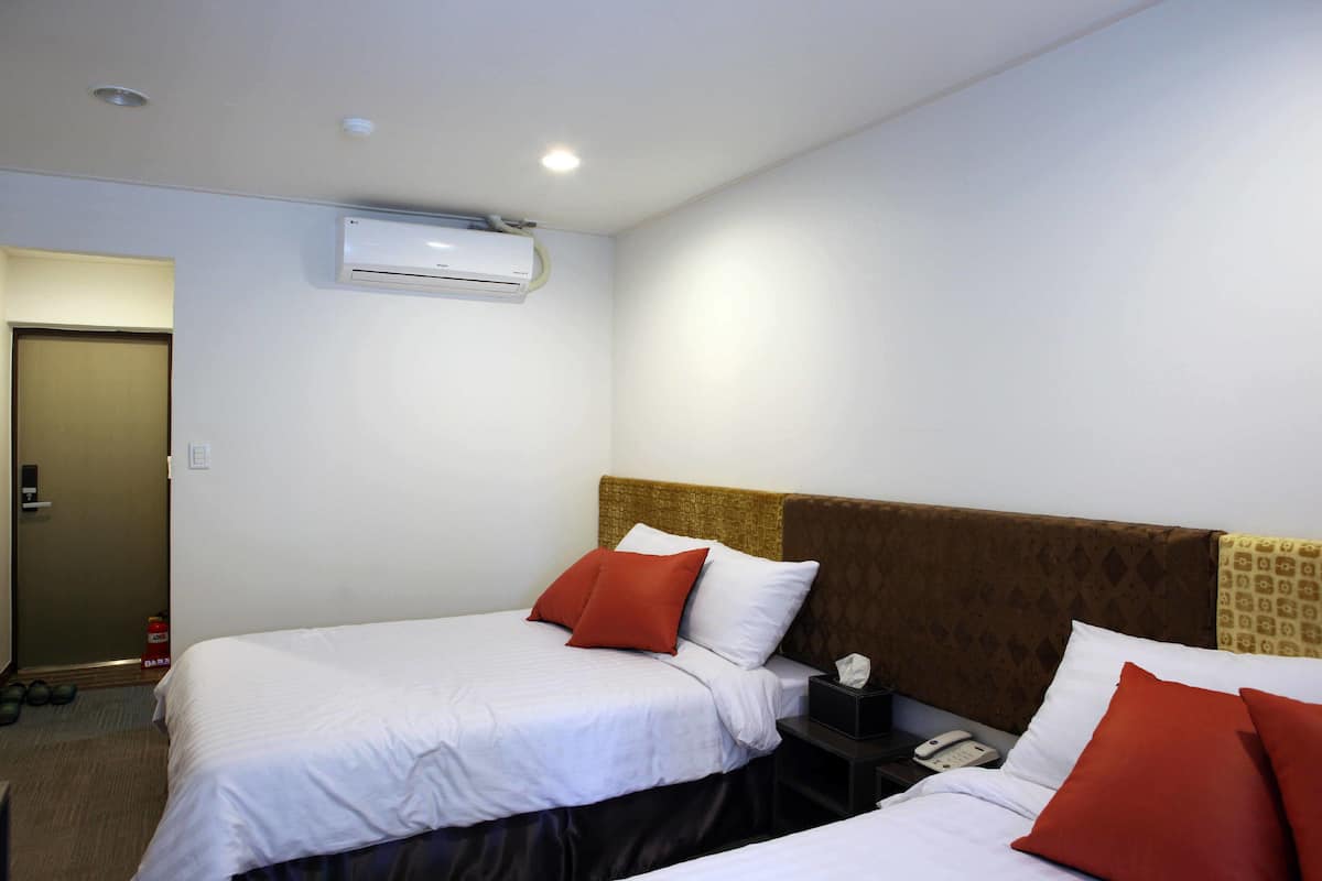 ห้องเบสิกสำหรับสี่ท่าน | เตารีด/โต๊ะรีดผ้า, Wi-Fi ฟรี
