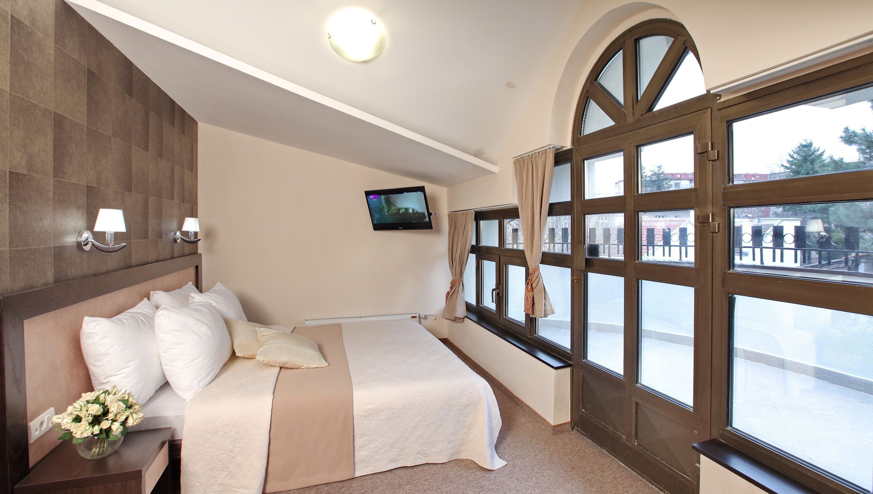 minibar, in-room safe, desk, blackout curtains