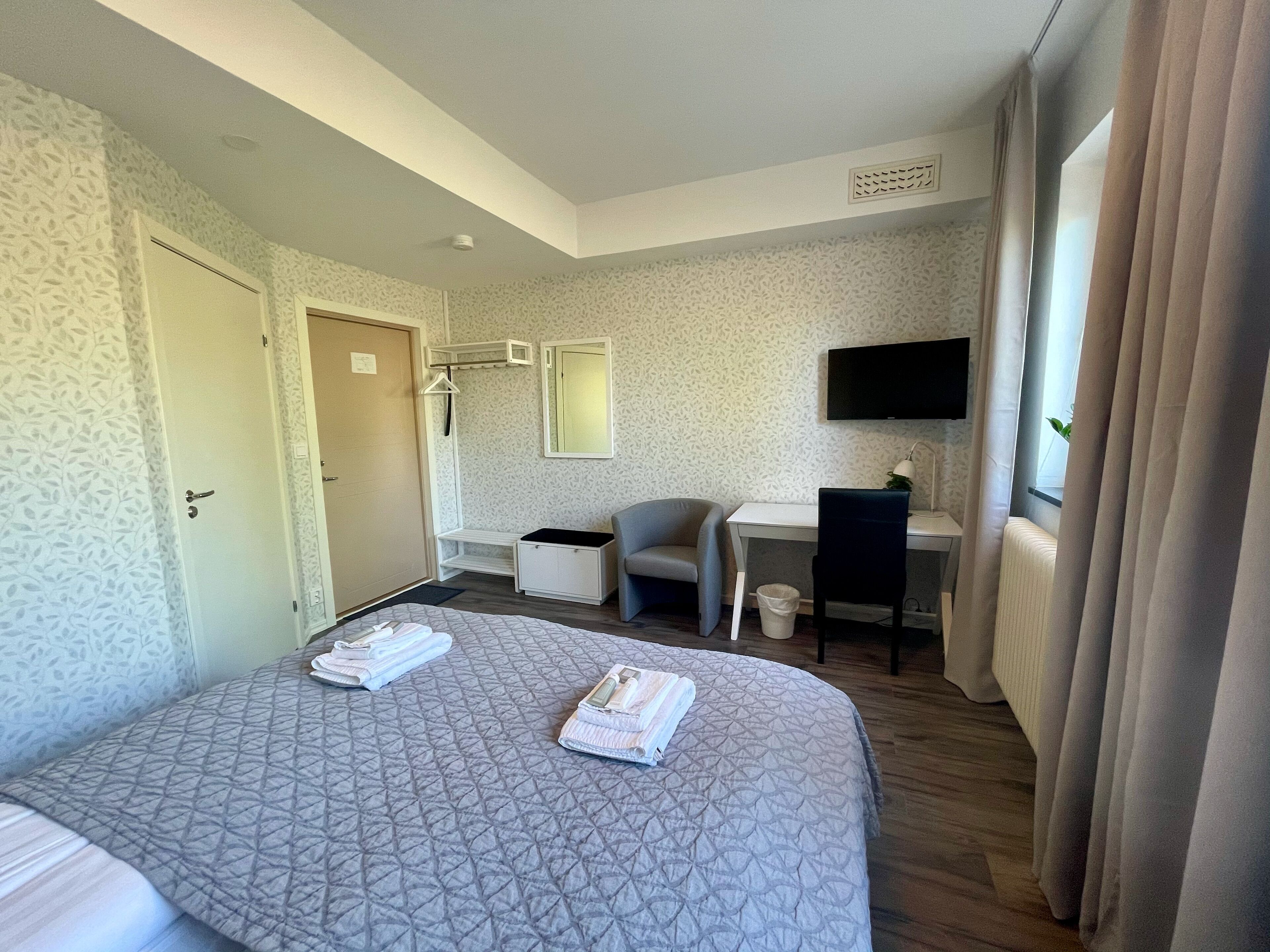 1 bedroom, premium bedding, individually decorated