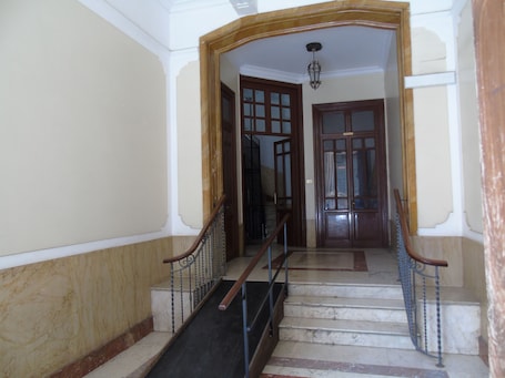 Property entrance. Albergo Cavour