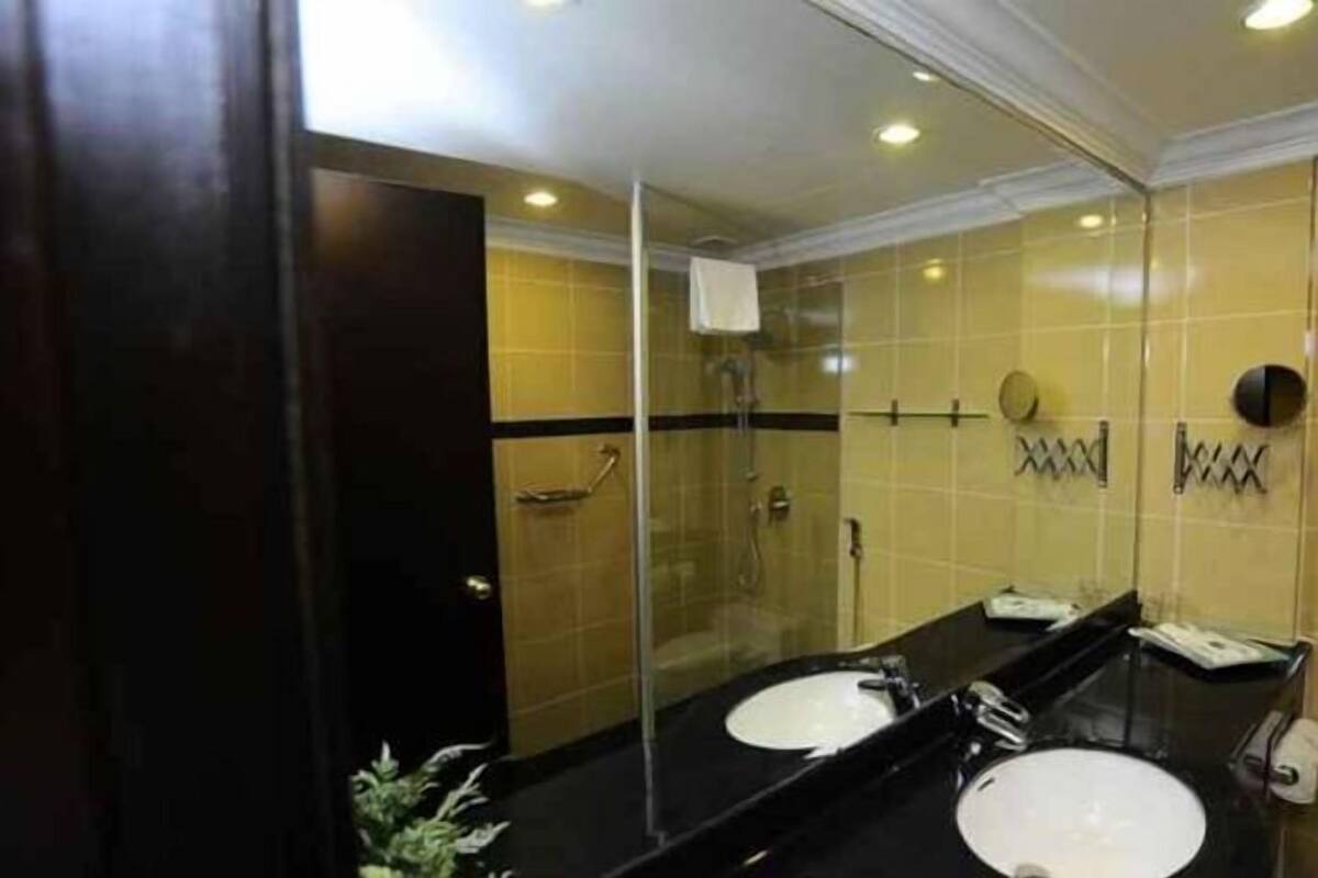 Bathroom | Shower, free toiletries, hair dryer, towels