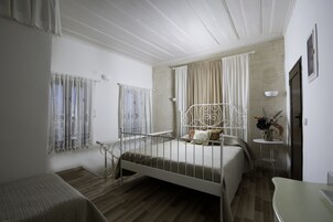 Ropa de cama de alta calidad, colchones con efecto memoria y minibar