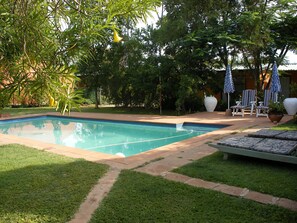 Outdoor pool - Gloria's Bed and Breakfast (Livingstone)