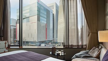 Premium bedding, desk, free WiFi, bed sheets