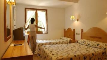 Caja de seguridad en la habitación, cortinas blackout y cunas