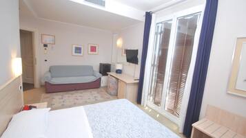 In-room safe, free WiFi, bed sheets