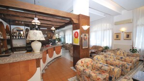 Lobby sitting area - Hotel Paco (Pietra Ligure)