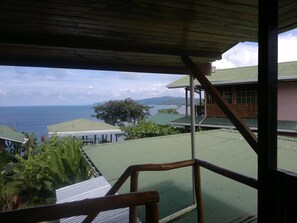 Standard Bungalow, Partial Ocean View | Balkoni