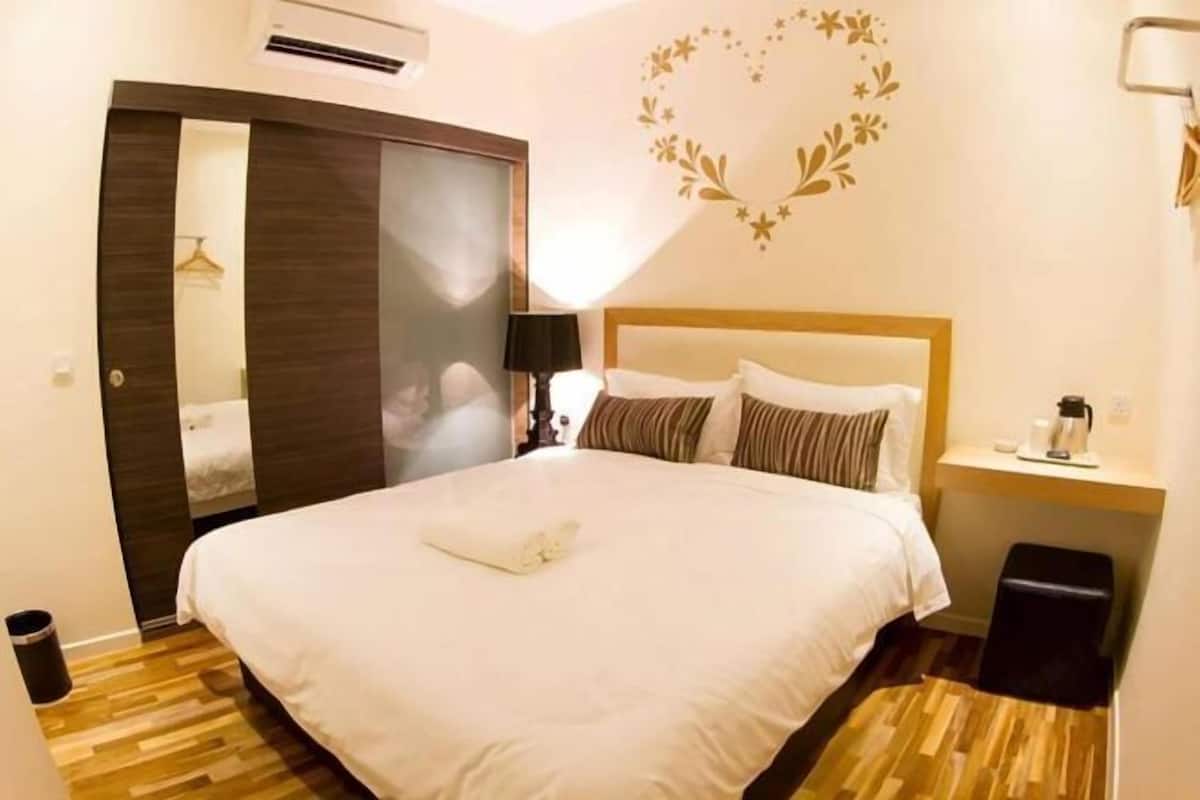 Desk, WiFi (free), bed sheets