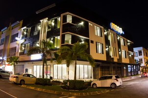 停车设施（车位有限）