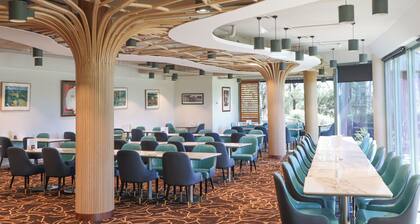 Riverside Oaks Golf Resort