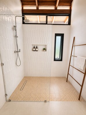 Căn hộ Cao cấp, quang cảnh biển | Phòng tắm