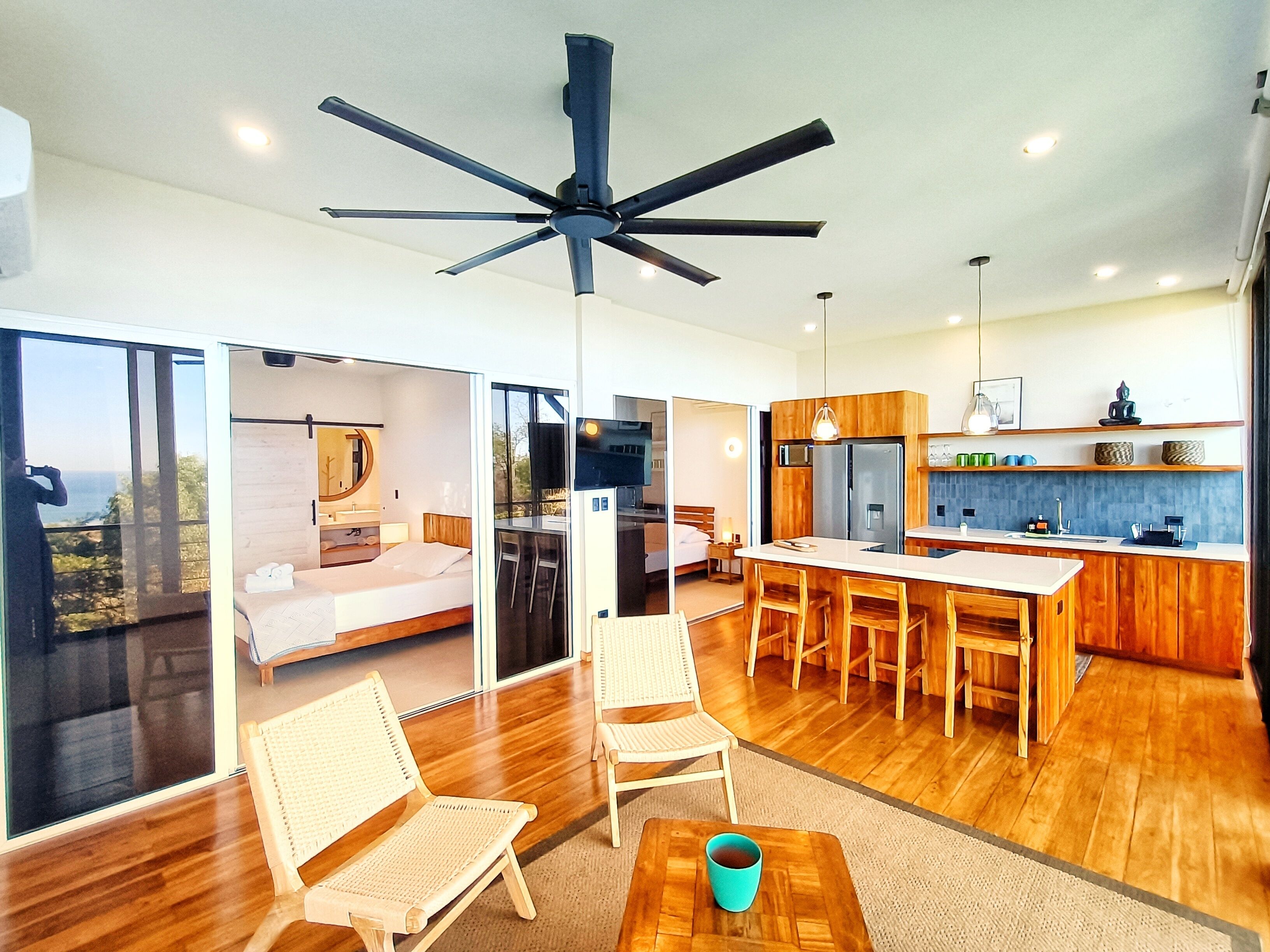 Pacific Suite Apartment | Living area