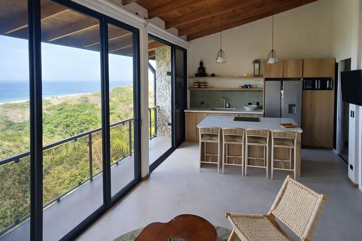 Luxury Apartment, Ocean View | Living area