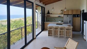 Luxury Apartment, Ocean View | Living area