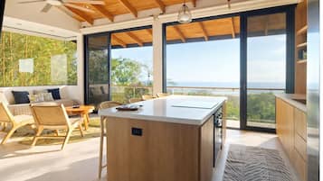 Luxury Apartment, Ocean View | Living area