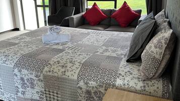 Perhehuone, 1 makuuhuone | Silitysrauta/-lauta, ilmainen Wi-Fi, vuodevaatteet