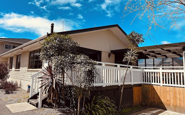 Terrace/patio - Cherylea Motel (Blenheim)