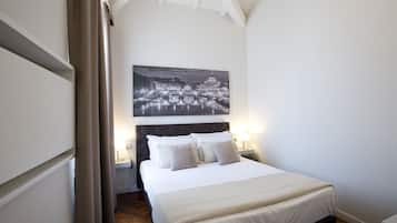 Habitación doble, 1 cama matrimonial o 2 camas individuales | Edredón, minibar, cortinas blackout y insonorización