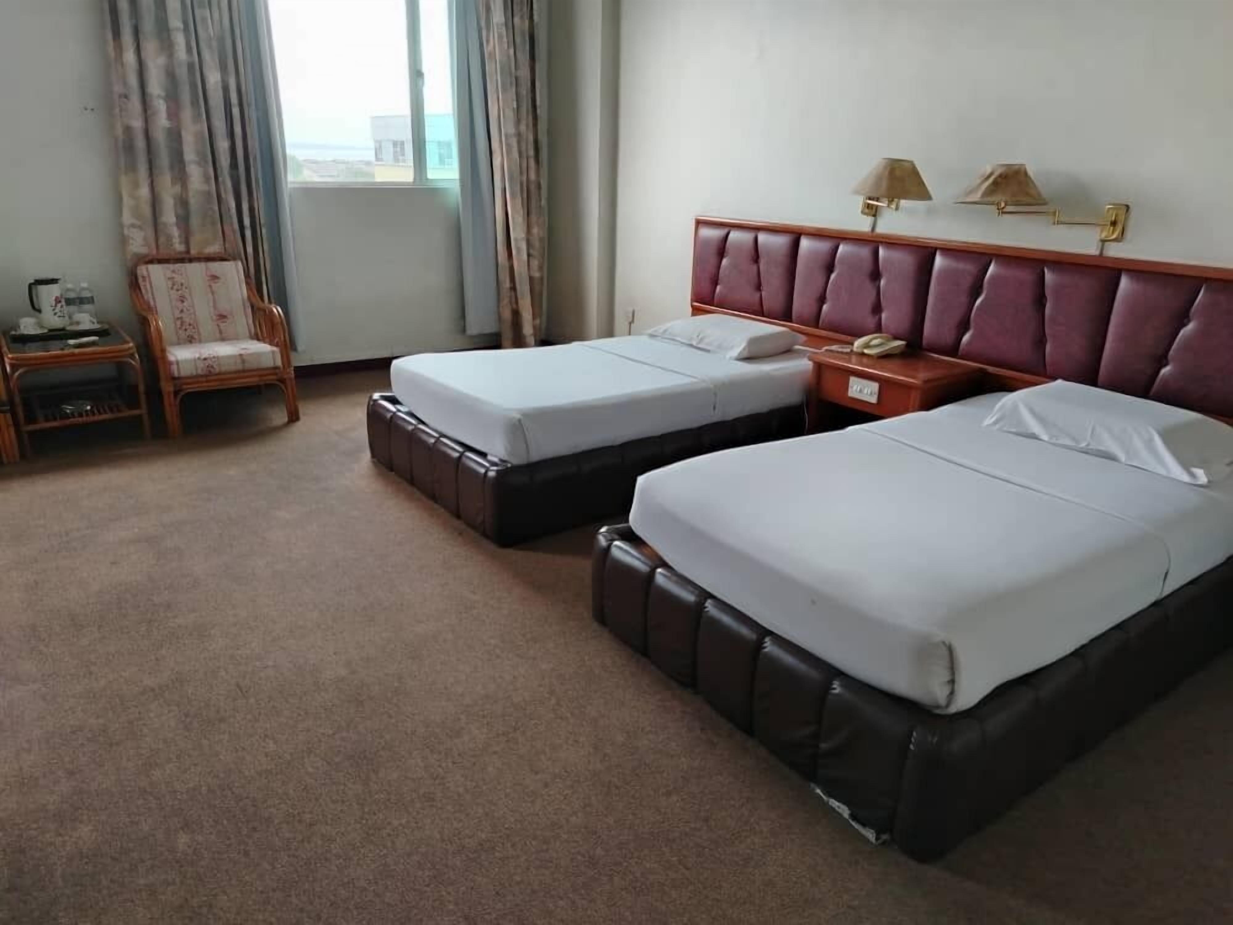 deluxe room | iron/ironing board, free wifi