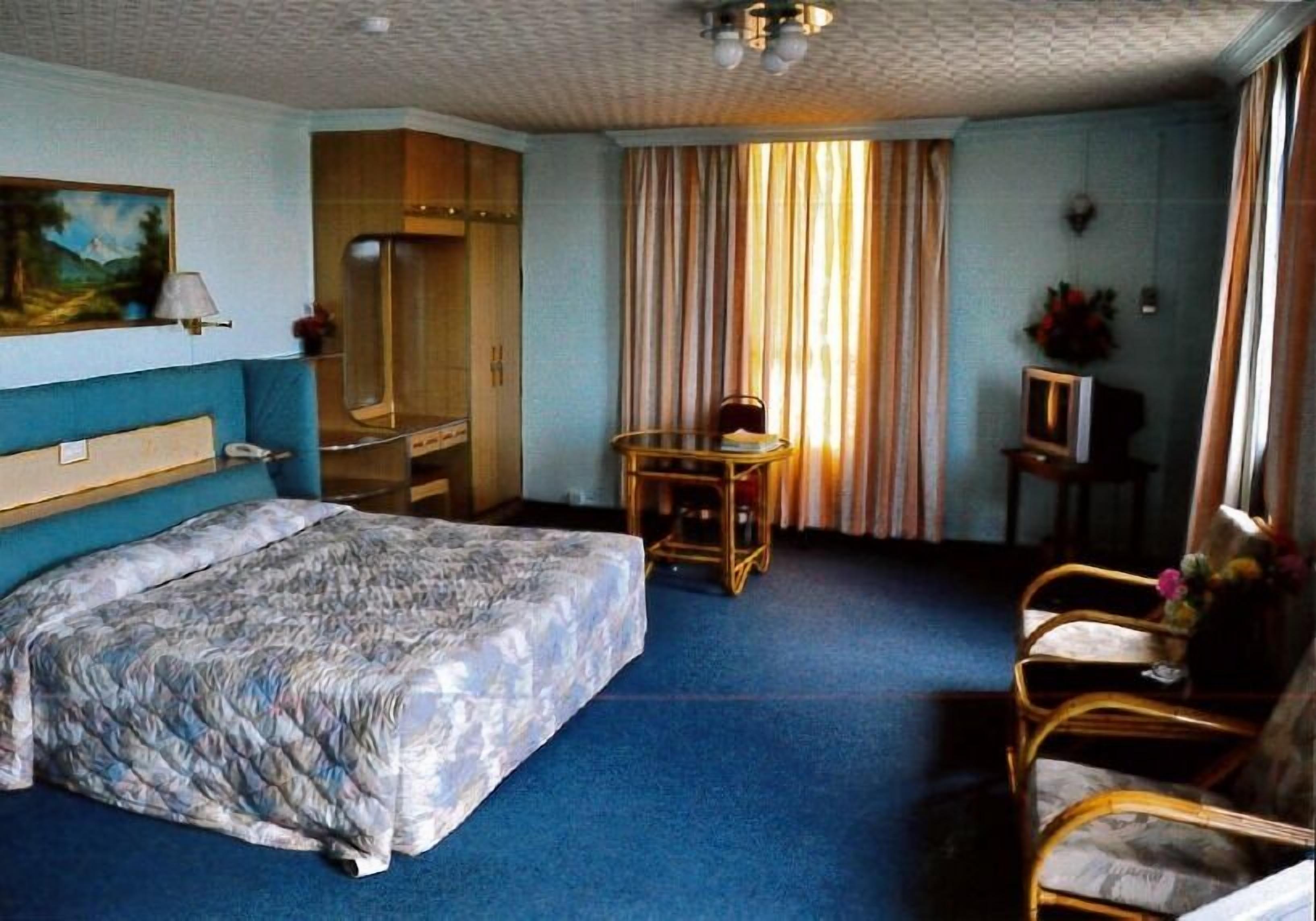 super deluxe | iron/ironing board, free wifi