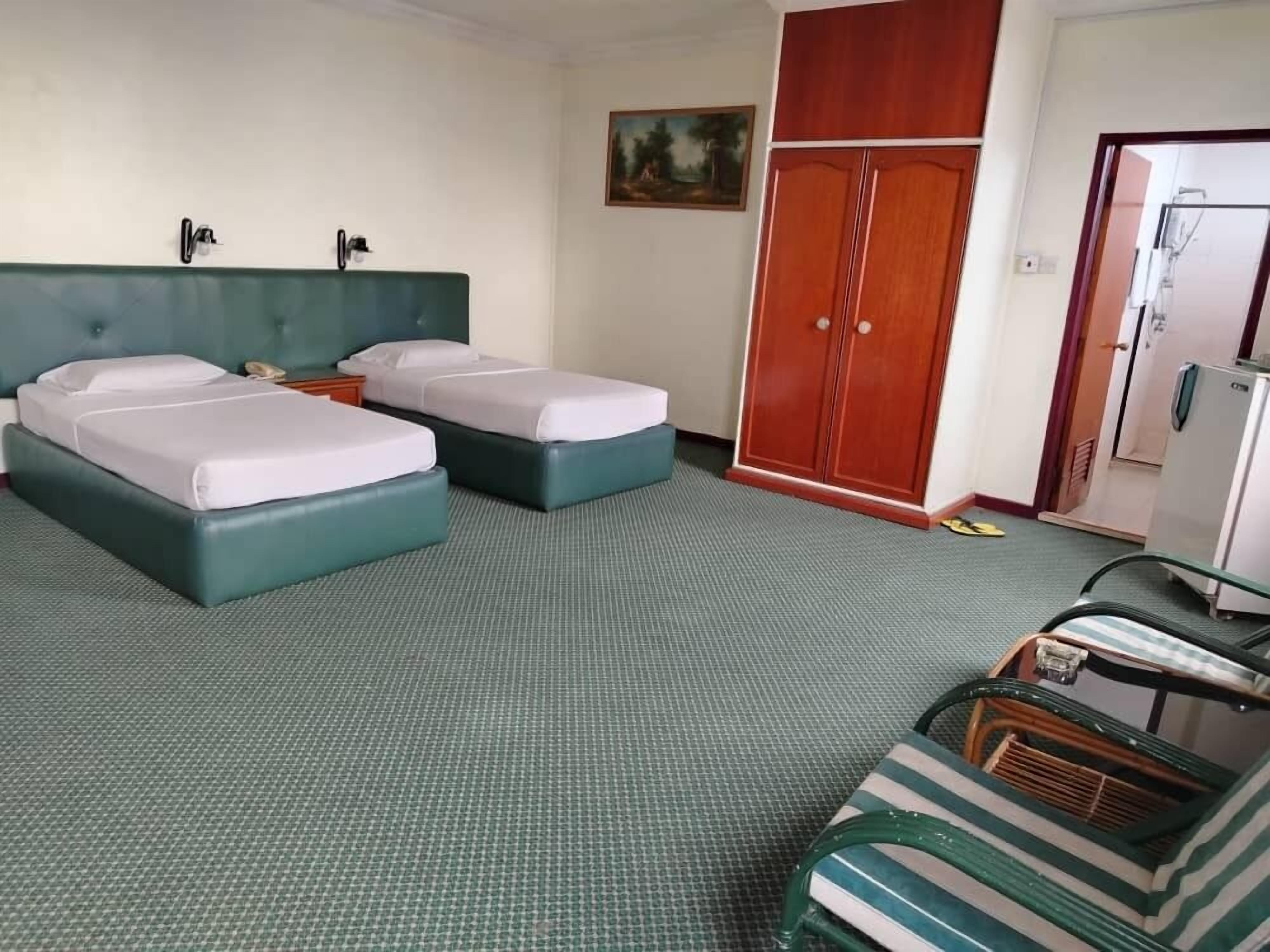 super deluxe | iron/ironing board, free wifi