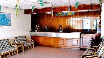 Quầy tiếp tân