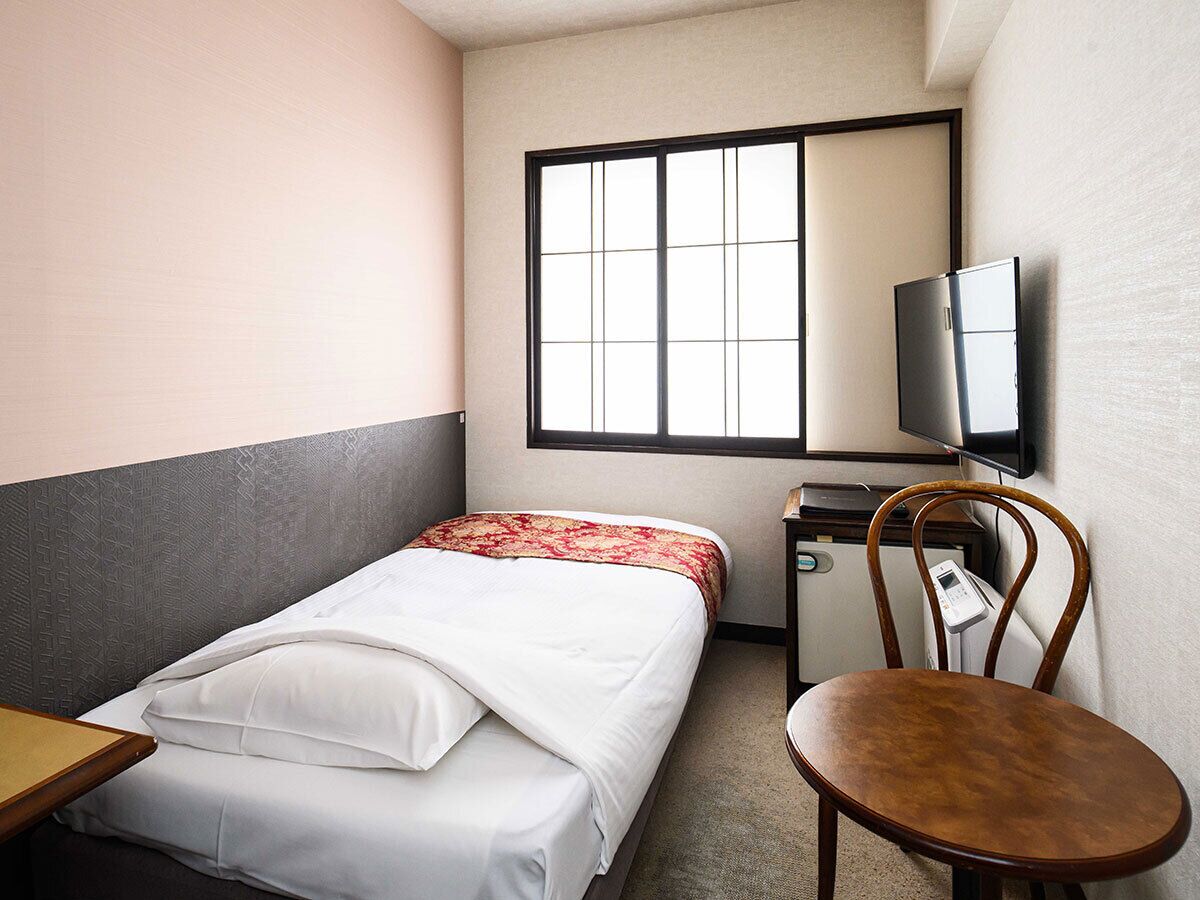 Economy Single Room | Desk, free WiFi, bed sheets