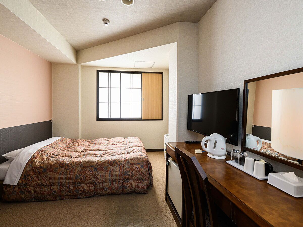 Economy Double Room | Desk, free WiFi, bed sheets