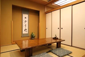 Breakfast and dinner served  - Hotel Asyl Nara (Nara)