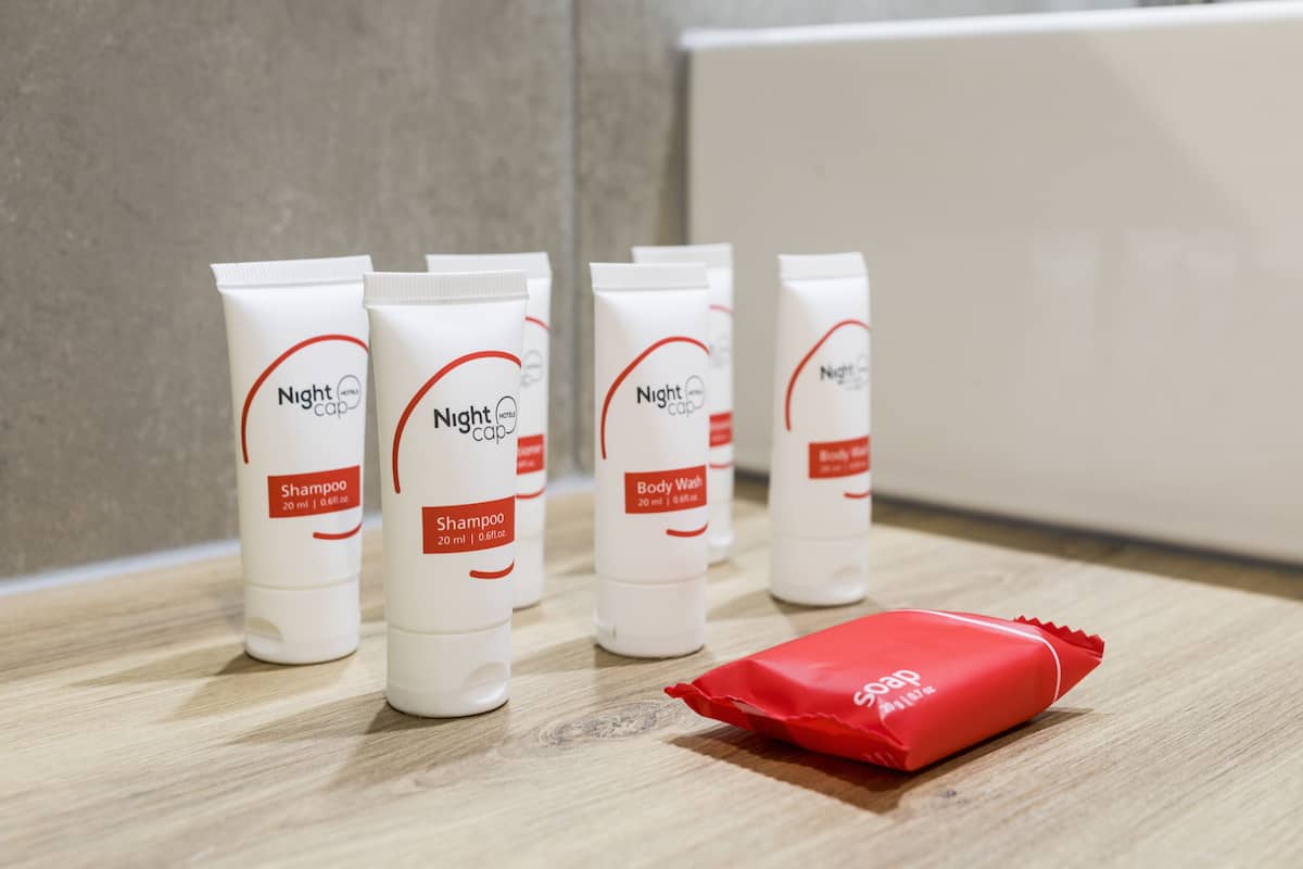 shower, rainfall showerhead, free toiletries, hair dryer