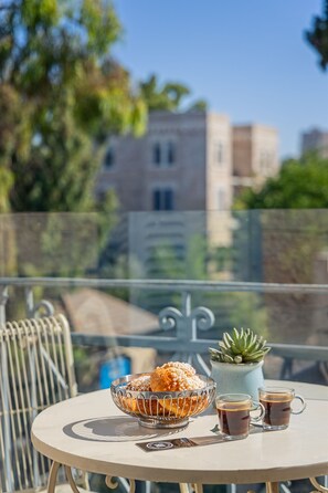 Superior kamer, balkon | Uitzicht vanaf balkon