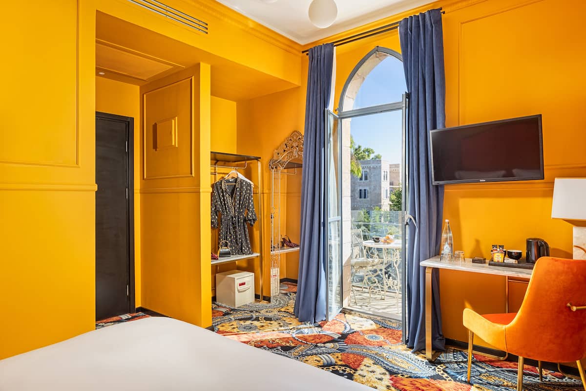 superior room, balcony | room amenity