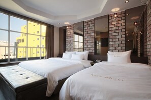 Family Twin Room | Premium bedding, pillowtop beds, free minibar, desk - Hotel Aria Nampo (Busan)