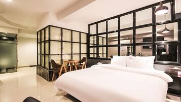 Premium Double Room | Premium bedding, pillowtop beds, free minibar, desk