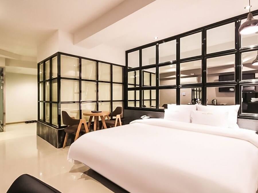 Premium Double Room | Premium bedding, pillowtop beds, minibar (free items), desk