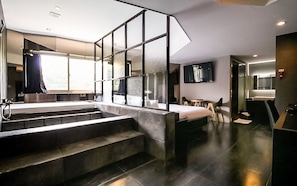 Suite Double Room | Premium bedding, pillowtop beds, free minibar, desk - Hotel Aria Nampo (Busan)